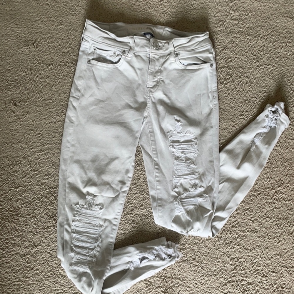 American Eagle Skin y White Ripped Jeans